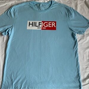 Like new Tommy Hilfiger gorgeous blue color men’s t shirt